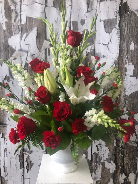 Heartfelt Condolences sympathy flower arrangement