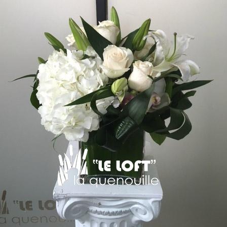 White Elegance fresh flower arrangement