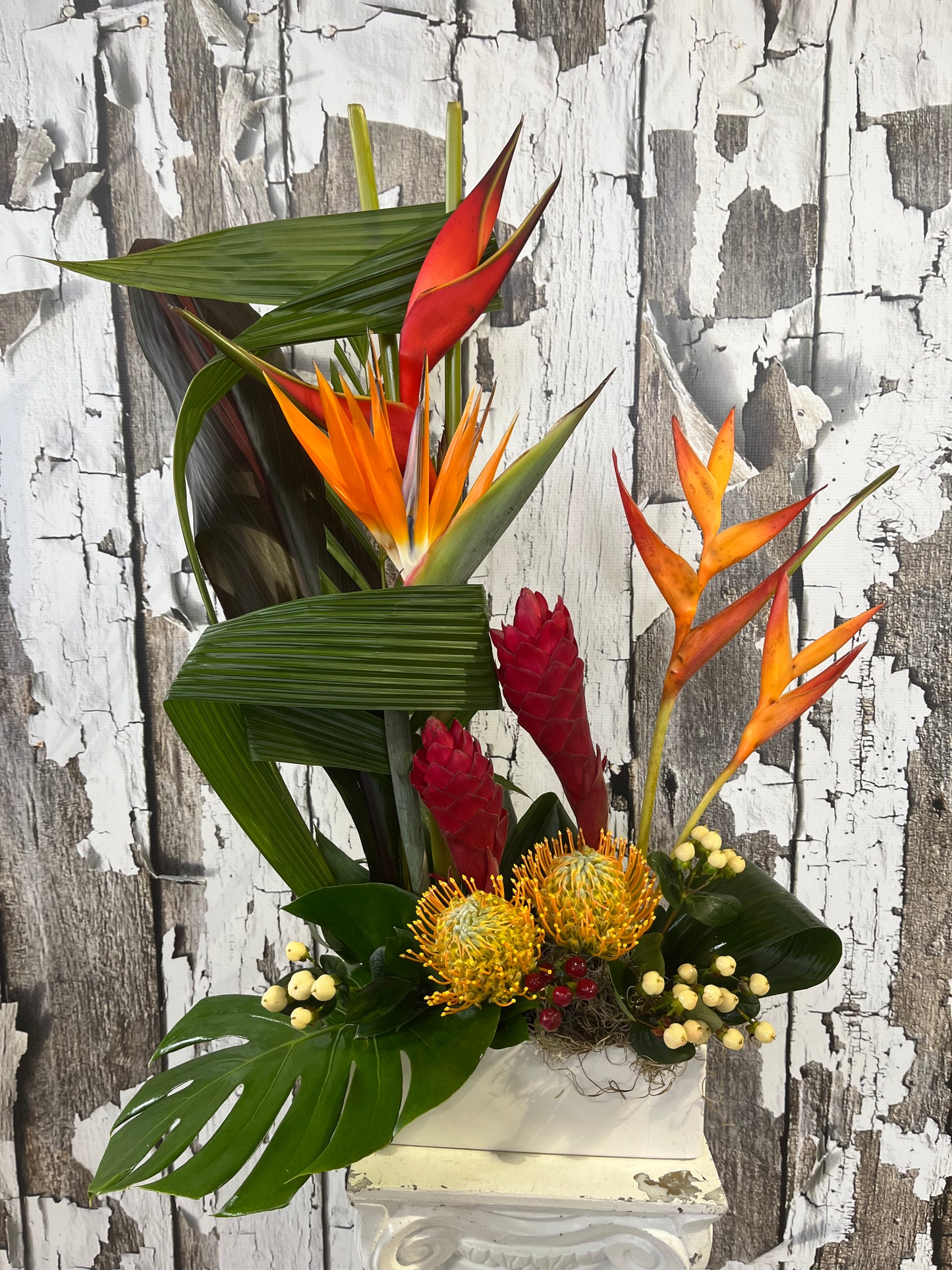 Tropical Side Arrangement for urn