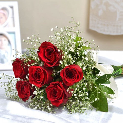 6 red roses