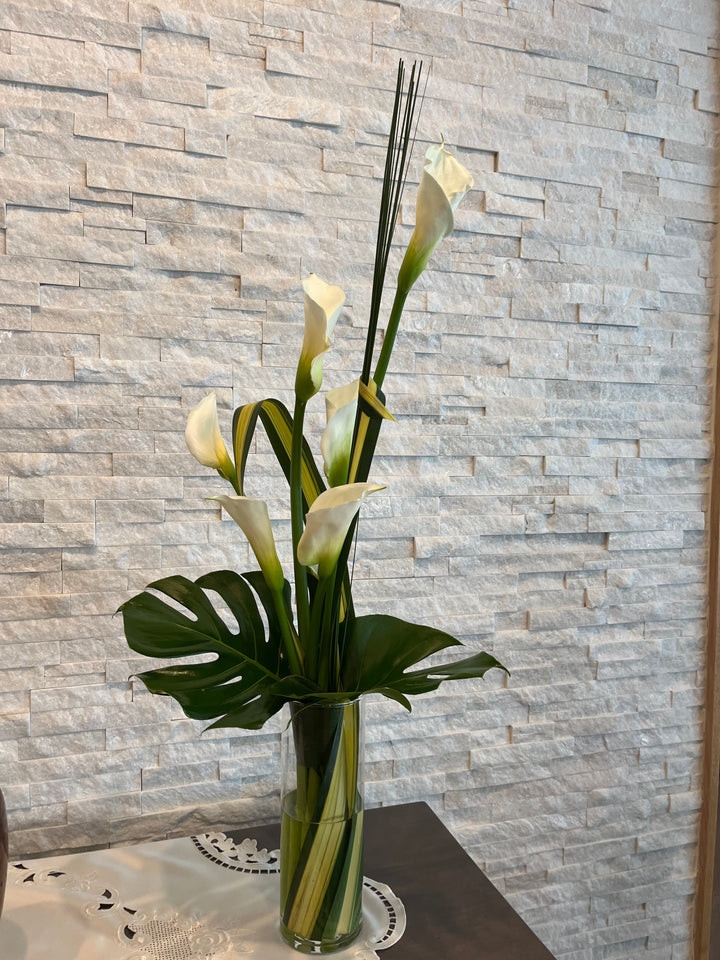 Stunning calla lily flower arrangement
