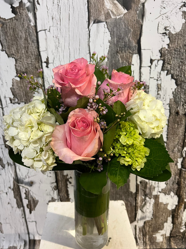 Blanche fresh flower arrangement