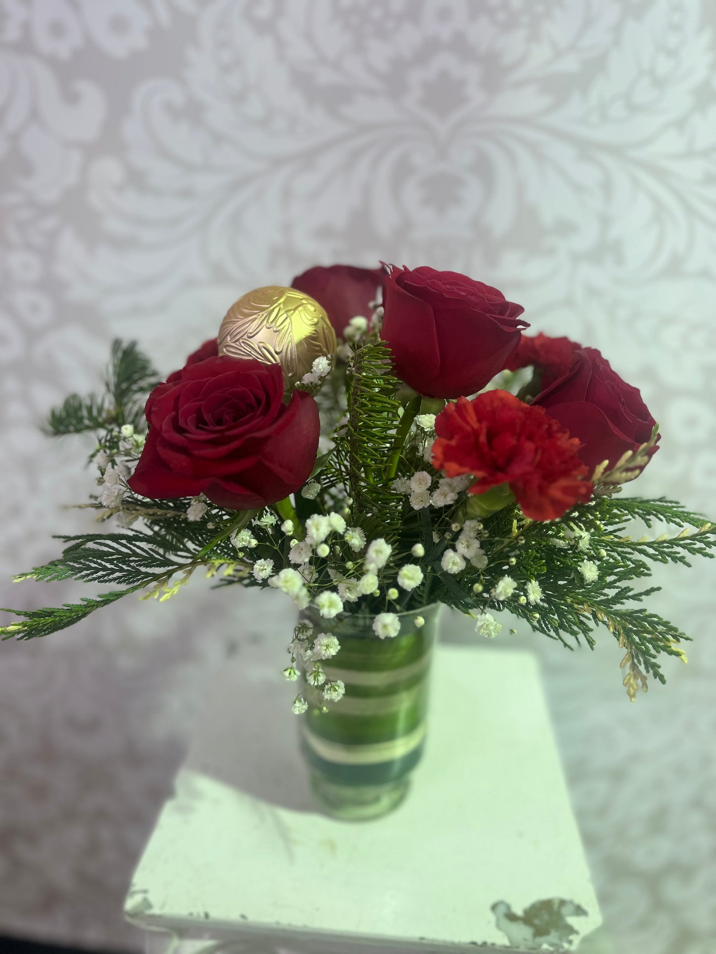 Arrangement de roses rose vif