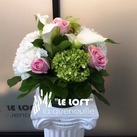 Beth fresh flower arrangement